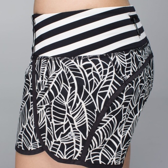 Lululemon Run Times Short Pretty Palm Black Angel Wing 6 - Picture 3 of 9